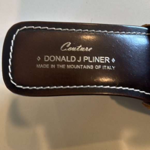 Donald J. Pliner Women's Green Wedge Sandals - Picture 3 of 6